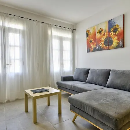 Bluebay 2-bedroom Apartamento Gzira